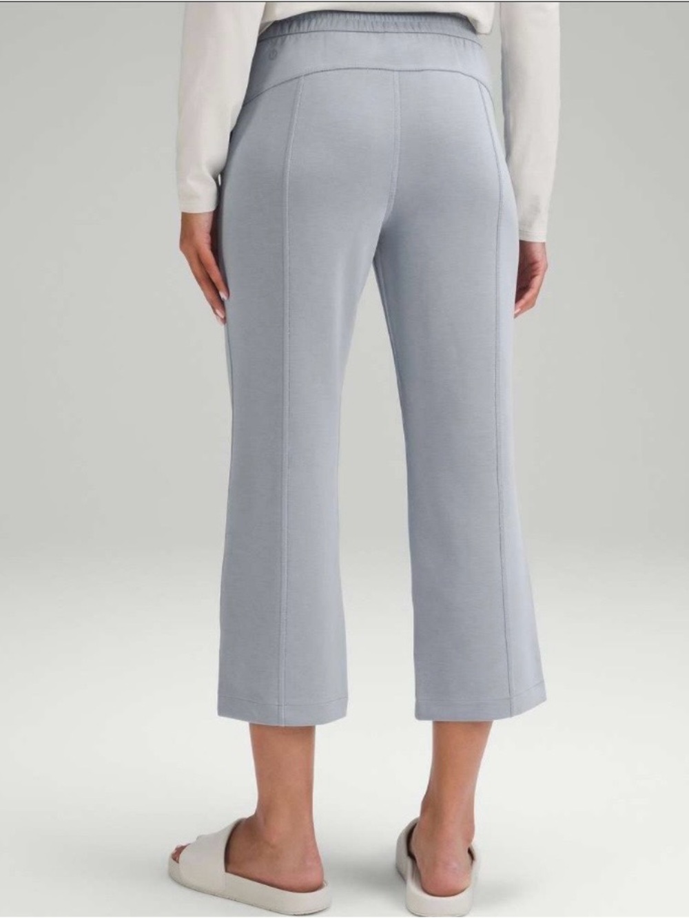 lululemon Softstreme Cropped pants in Chambray, 8, excellent used condition
